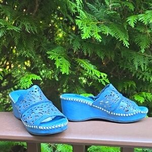 Spring Step Blue Laser-Cut Mules